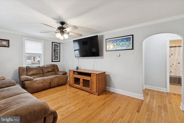 2718 HAWTHORNE RD, Glenside, PA 19038