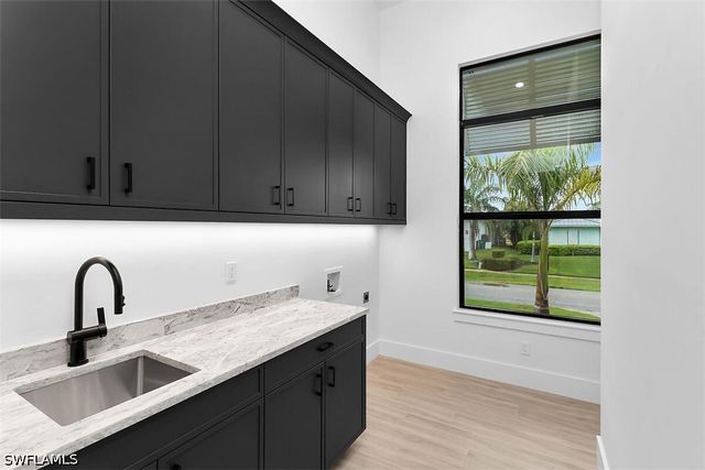 1528 Kingston CT, Marco Island, FL 34145