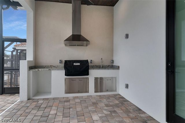 1528 Kingston CT, Marco Island, FL 34145