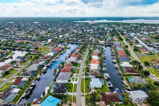1528 Kingston CT, Marco Island, FL 34145