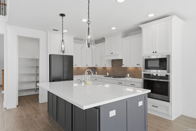 25902 MADISON RNCH, San Antonio, TX 78255