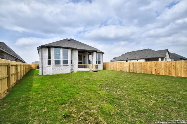 323 White Oak, Castroville, TX 78009