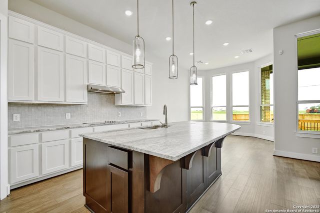 323 White Oak, Castroville, TX 78009