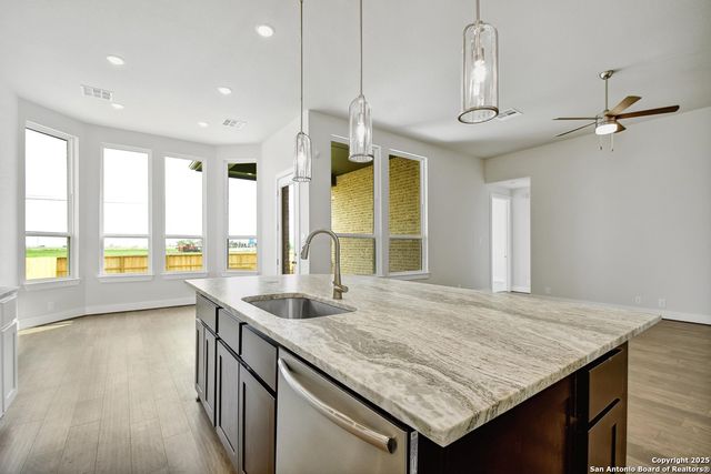 323 White Oak, Castroville, TX 78009