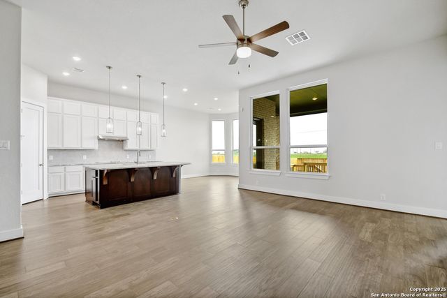 323 White Oak, Castroville, TX 78009