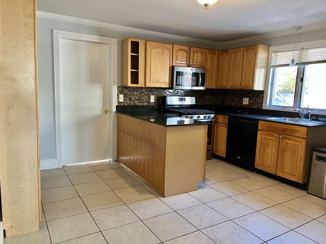 265 Sylvan Street, Bridgeport, CT 06606