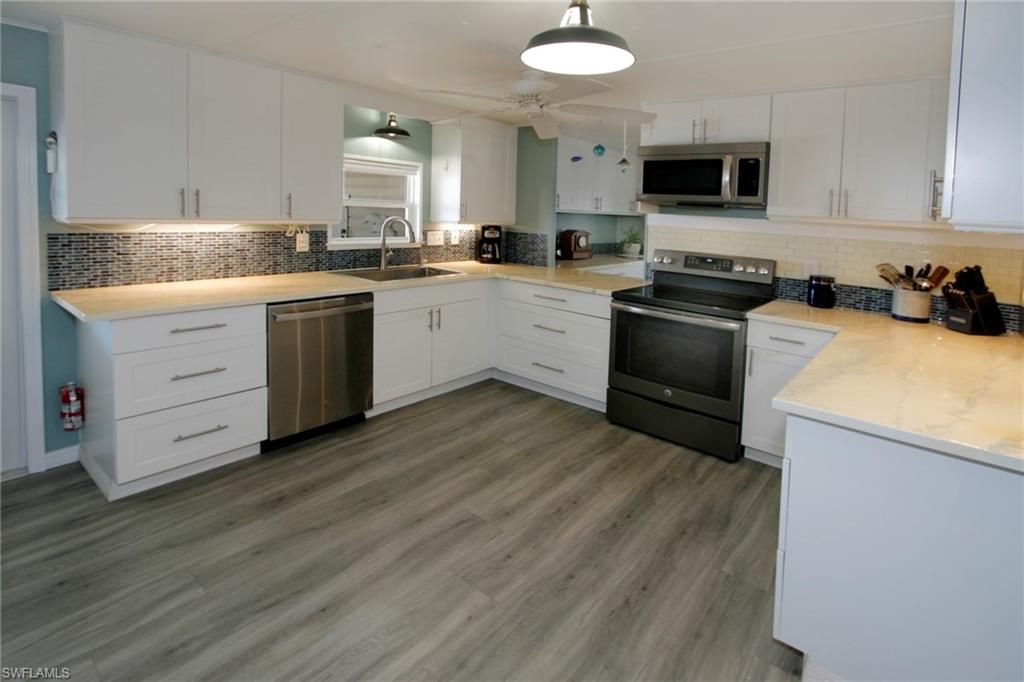 3059 Bounty LN, ST. JAMES CITY, FL 33956 — photo 5