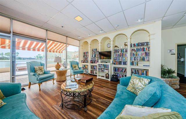 4700 COVE CIRCLE 107, St Petersburg, FL 33708