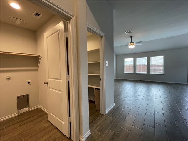 5752 Brookville Drive, Fort Worth, TX 76179