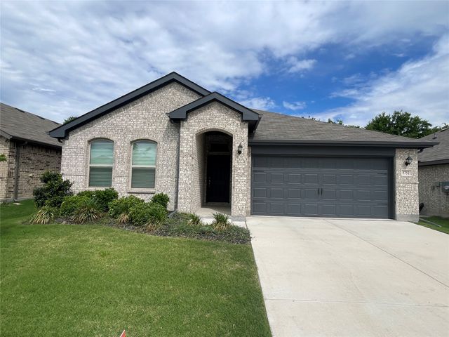 5752 Brookville Drive, Fort Worth, TX 76179