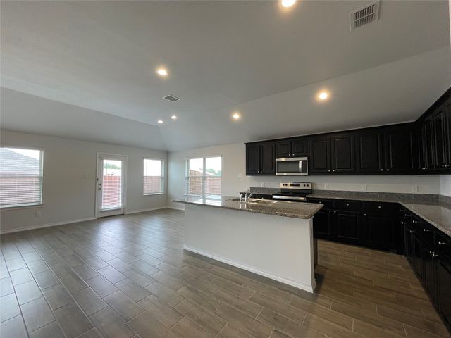 5752 Brookville Drive, Fort Worth, TX 76179