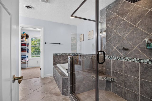 3362 Adele Lane, Bettendorf, IA 52722