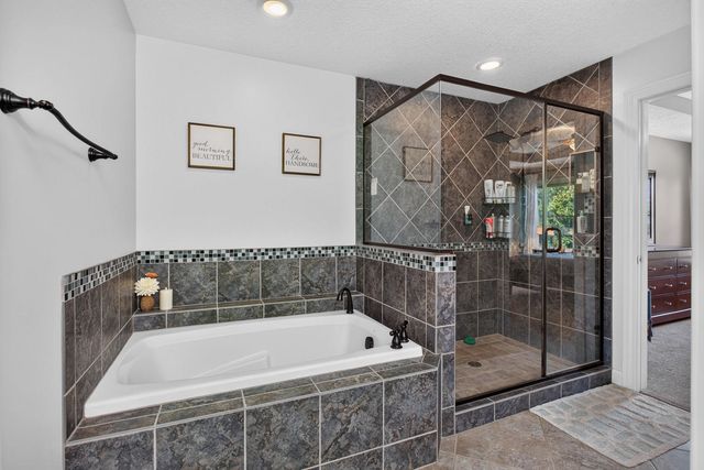 3362 Adele Lane, Bettendorf, IA 52722