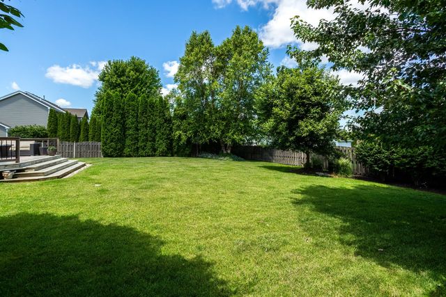 3362 Adele Lane, Bettendorf, IA 52722