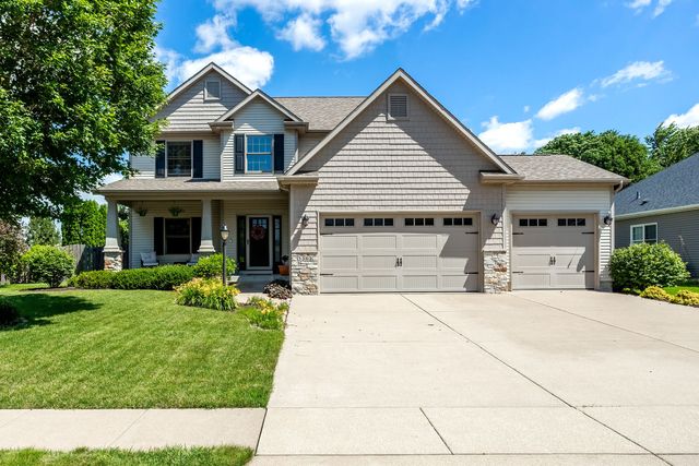 3362 Adele Lane, Bettendorf, IA 52722