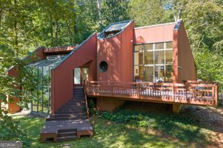 253 Lakeshore Drive, Berkeley Lake, GA 30096