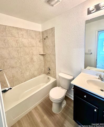 2815 Thackery Grv, San Antonio, TX 78245