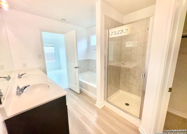 2815 Thackery Grv, San Antonio, TX 78245