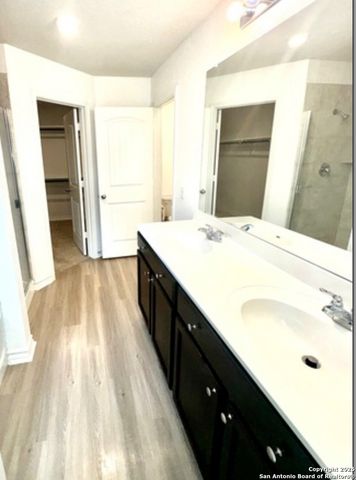 2815 Thackery Grv, San Antonio, TX 78245