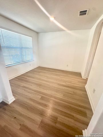 2815 Thackery Grv, San Antonio, TX 78245