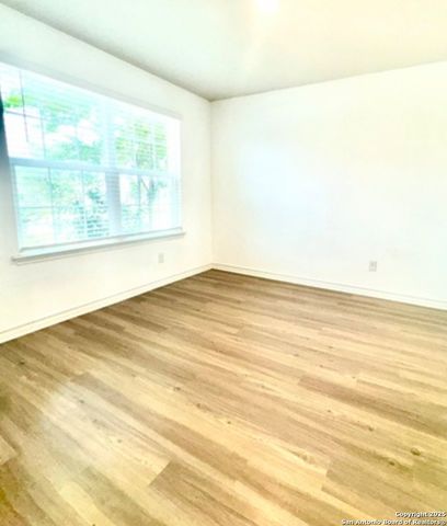2815 Thackery Grv, San Antonio, TX 78245
