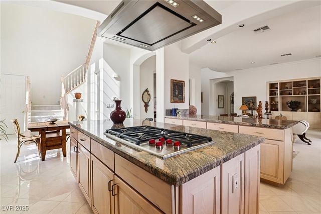 27 Avenida Fiori, Henderson, NV 89011