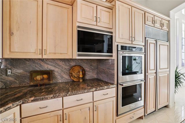 27 Avenida Fiori, Henderson, NV 89011