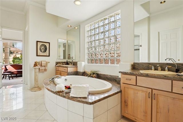 27 Avenida Fiori, Henderson, NV 89011