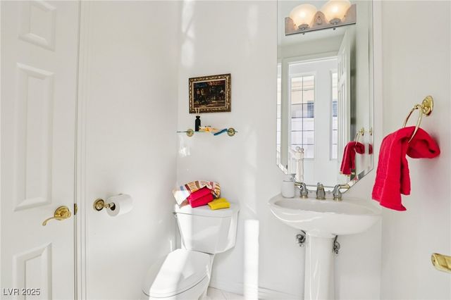 27 Avenida Fiori, Henderson, NV 89011