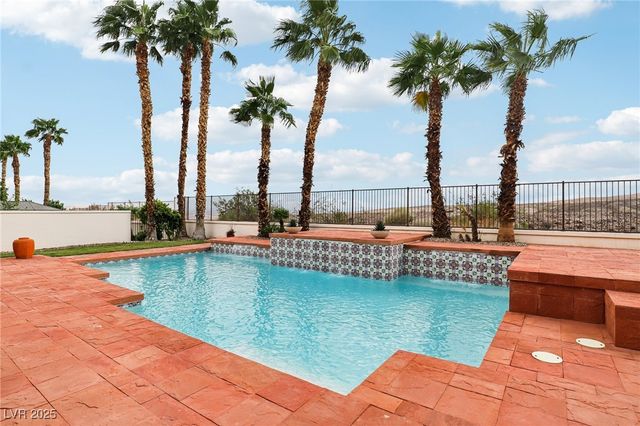 27 Avenida Fiori, Henderson, NV 89011