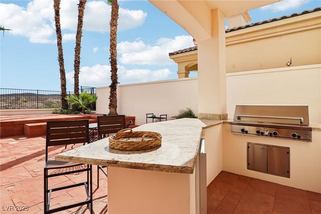 27 Avenida Fiori, Henderson, NV 89011