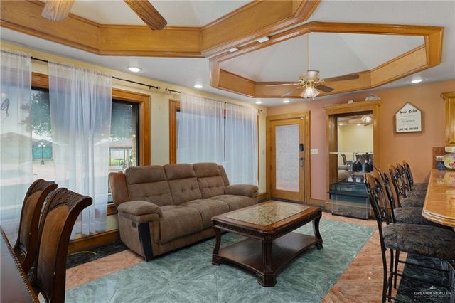 1215 Sioux Road, Alamo, TX 78516
