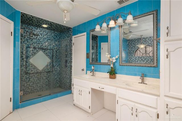 1215 Sioux Road, Alamo, TX 78516
