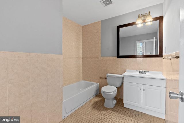 510 CHRISTIAN ST, Philadelphia, PA 19147