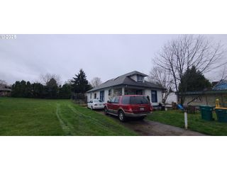 2120 19TH Ave, Forest Grove, OR 97116