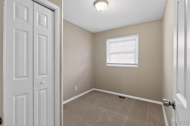 10518 Renfrew Drive, St Louis, MO 63137