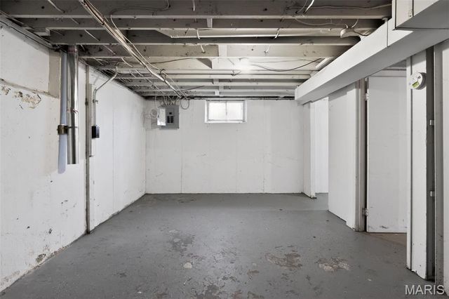 10518 Renfrew Drive, St Louis, MO 63137