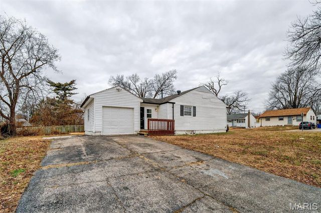 10518 Renfrew Drive, St Louis, MO 63137