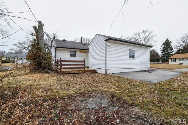 10518 Renfrew Drive, St Louis, MO 63137