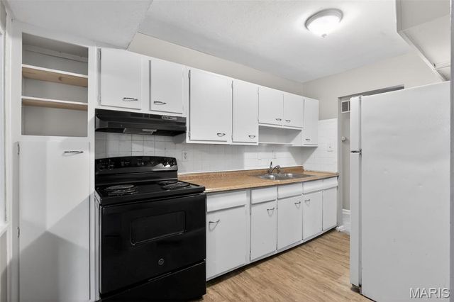 10518 Renfrew Drive, St Louis, MO 63137