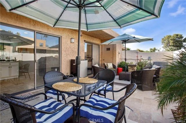 5784 Los Coyotes, Palm Springs, CA 92264