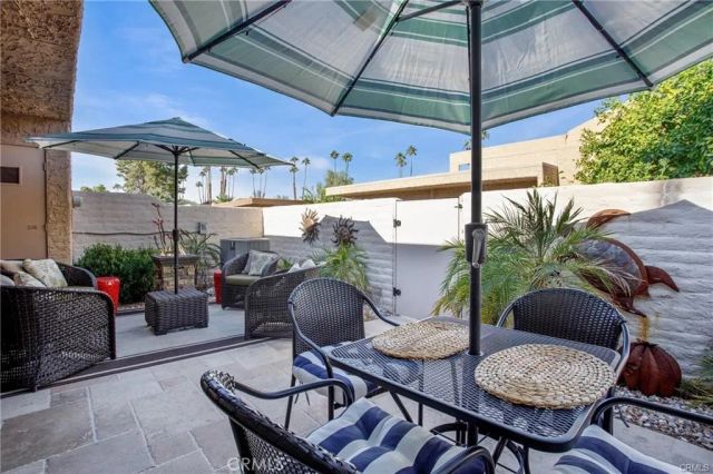 5784 Los Coyotes, Palm Springs, CA 92264