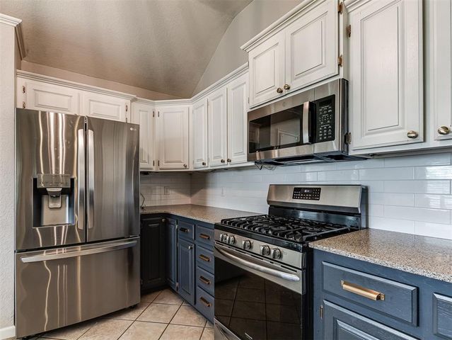 409 E Twelve Oaks Terrace, Mustang, OK 73064