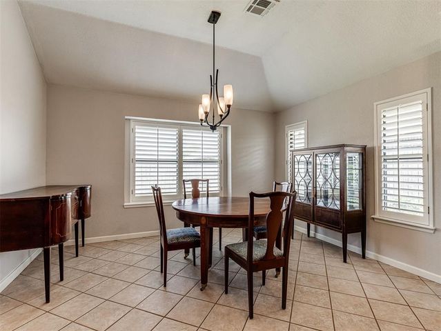 409 E Twelve Oaks Terrace, Mustang, OK 73064