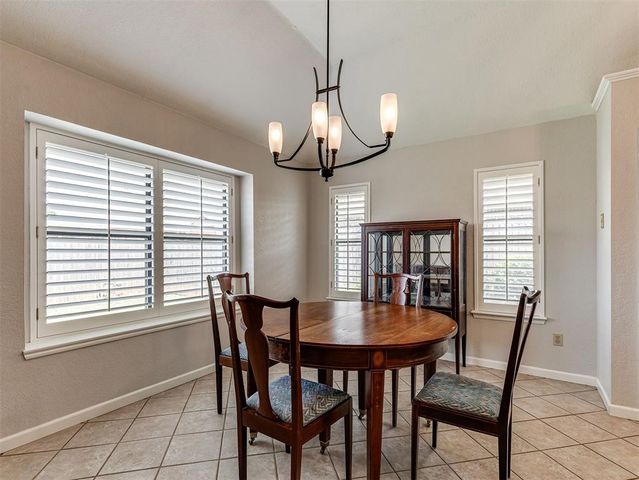 409 E Twelve Oaks Terrace, Mustang, OK 73064