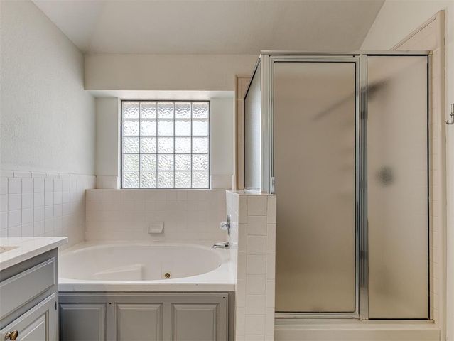 409 E Twelve Oaks Terrace, Mustang, OK 73064
