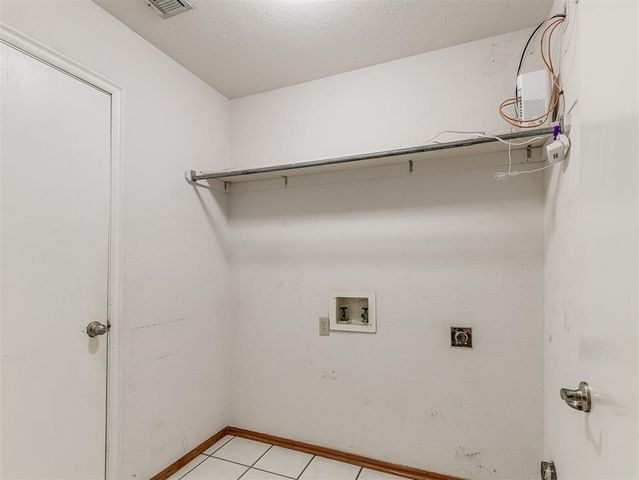 409 E Twelve Oaks Terrace, Mustang, OK 73064