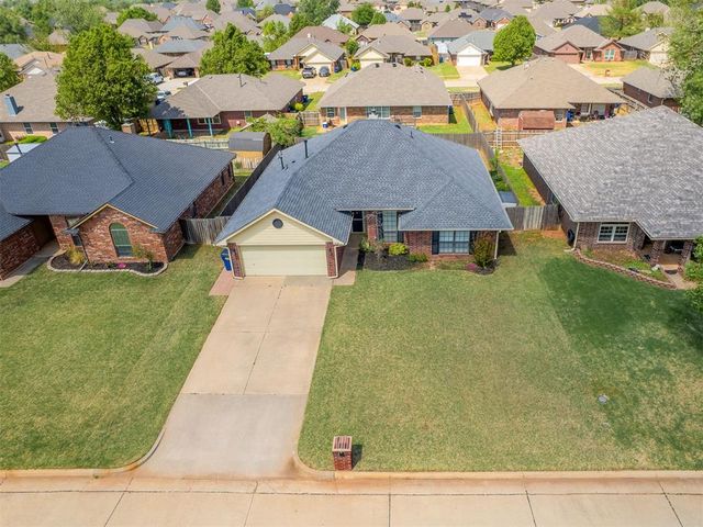 409 E Twelve Oaks Terrace, Mustang, OK 73064