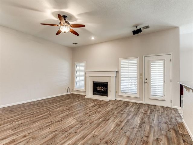 409 E Twelve Oaks Terrace, Mustang, OK 73064