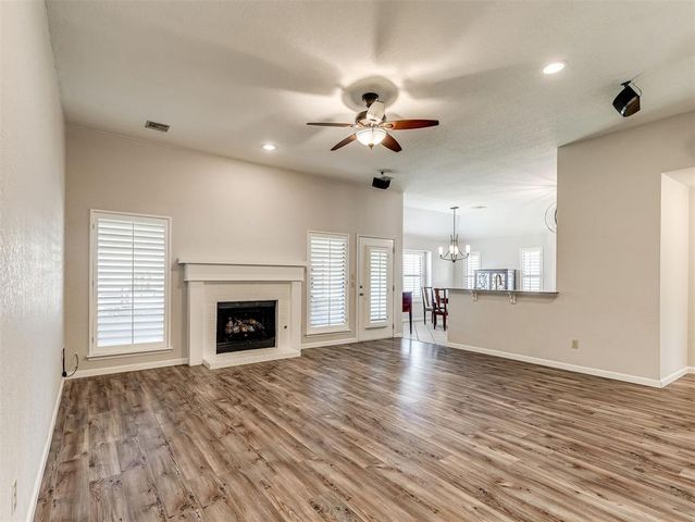 409 E Twelve Oaks Terrace, Mustang, OK 73064